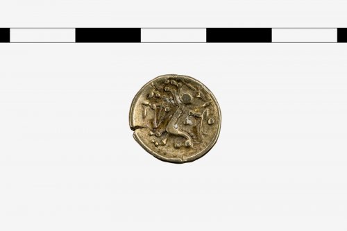 Laténská (keltská) mince, patrně Kostelany, 1 století př. n. l.