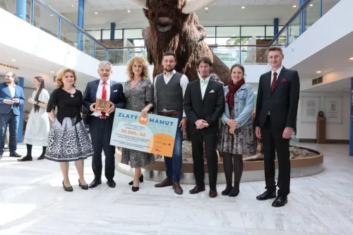 Zástupci realizačního týmu vítězného projektu Cyrilometodějské centrum a revitalizace národních kulturních památek Velké Moravy. Foto Slovácké muzeum 